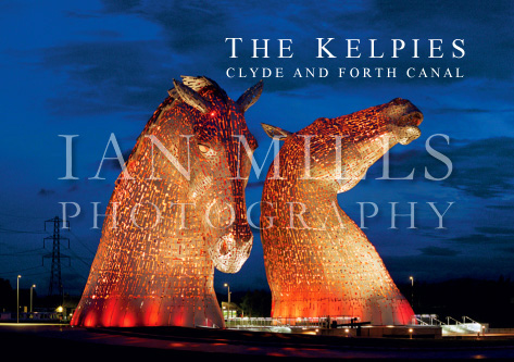 Kelpies, Night lluminated in Red Magnet