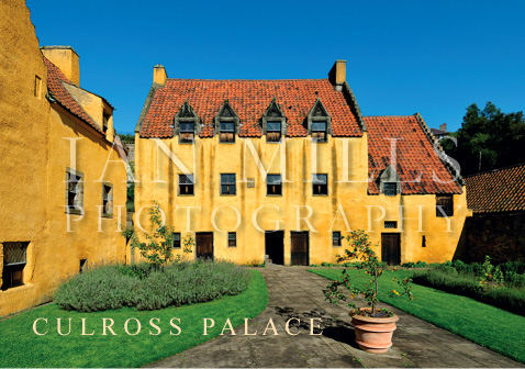 Culross Palace Magnet
